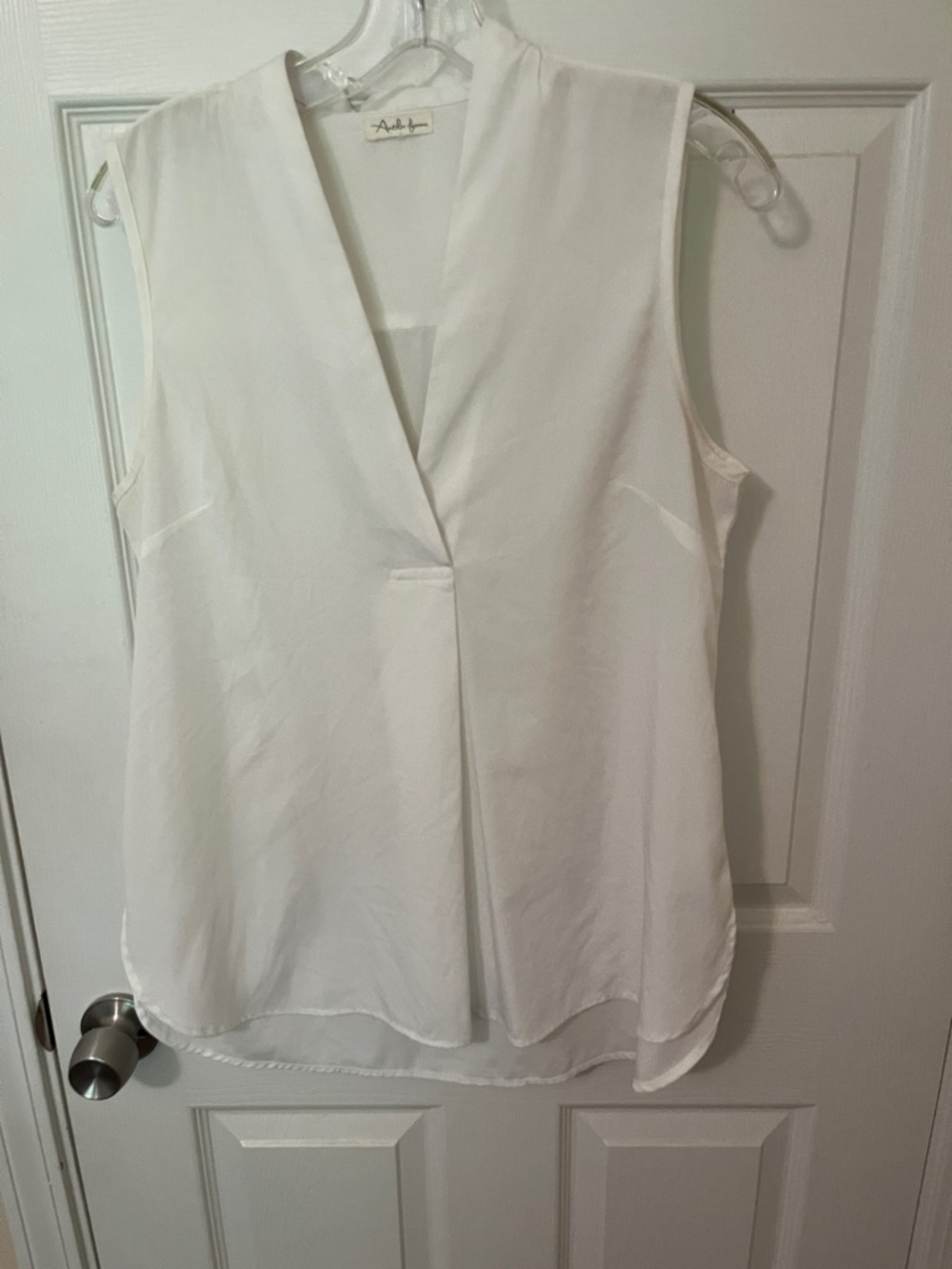 Antilia Femme White V-Neck Sleeveless Blouse
